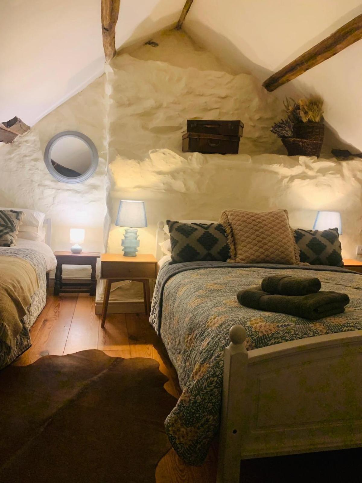 Tyn Y Simdde - Secluded Mountain Stay - Stunning Views Of Eryri Dolgellau Exteriör bild